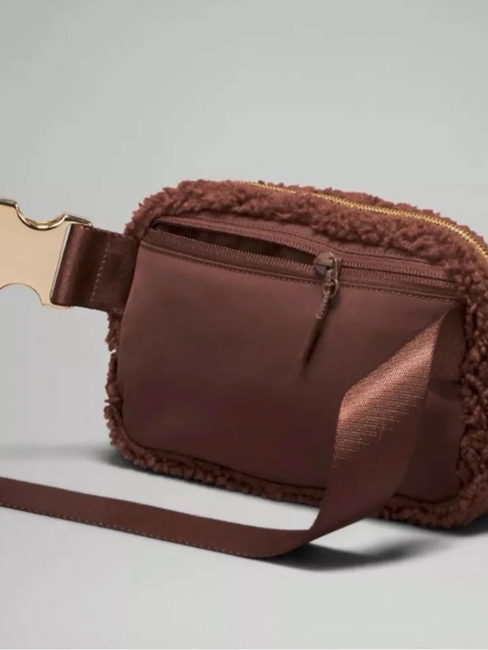 Lululemon Everywhere Belt Bag - Chocolate Brown - Picture 3 of 6